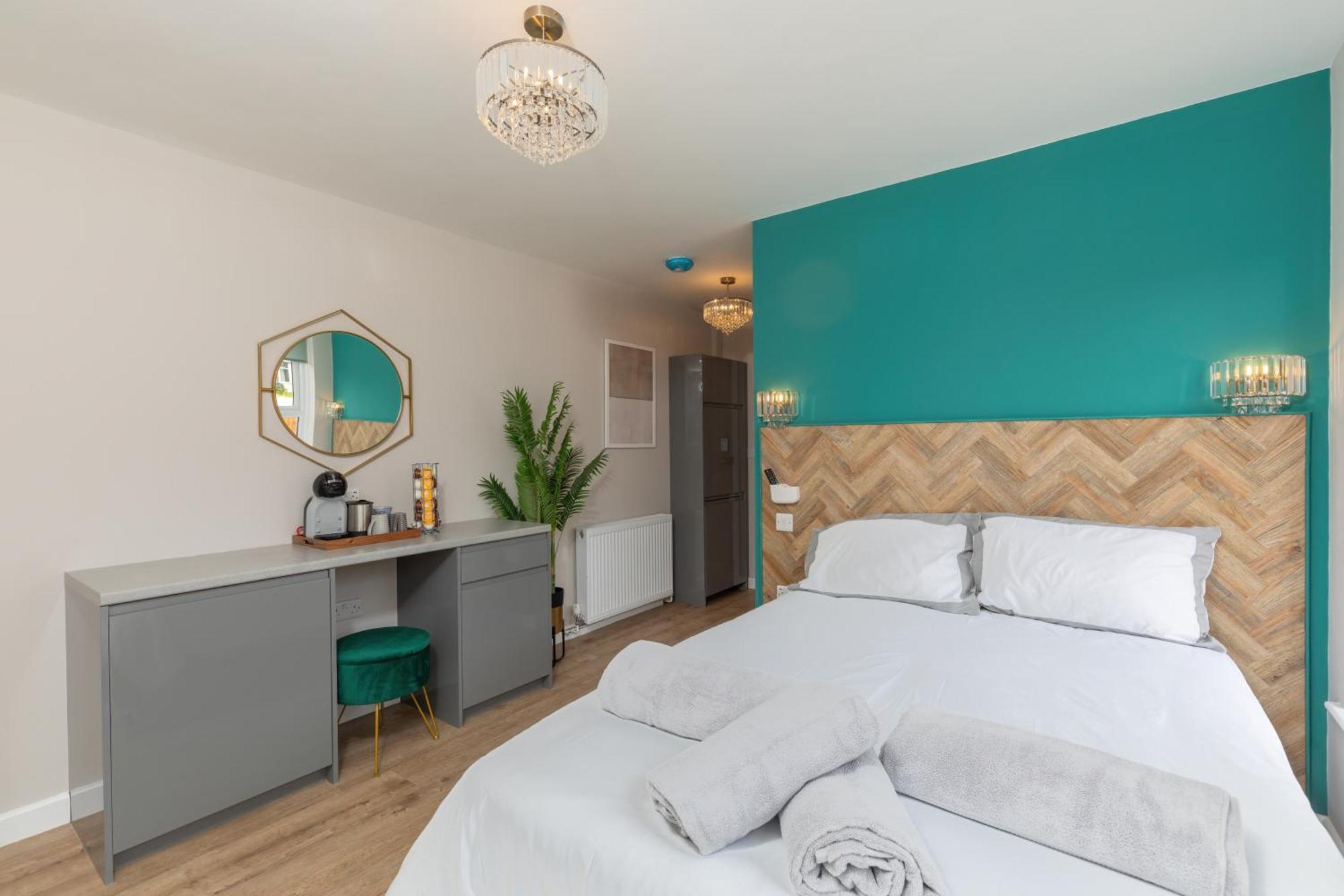 Ocean Studio Apartments Литълхамптън Екстериор снимка